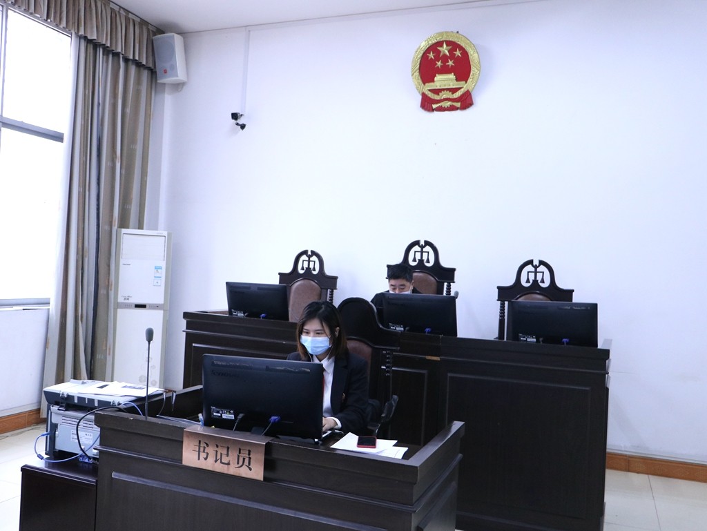 审判长陈安华1.jpg