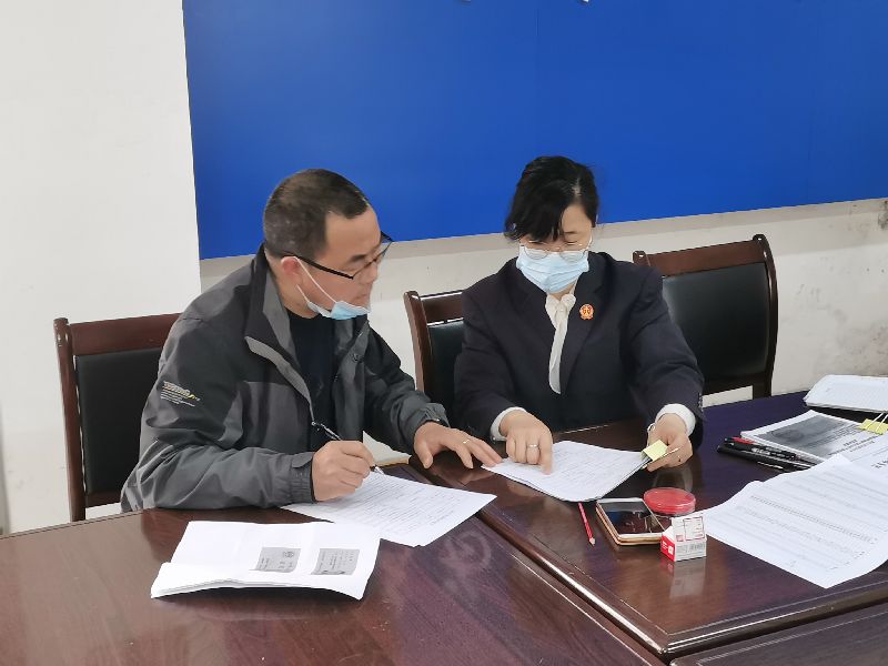 发放案款现场2.jpg